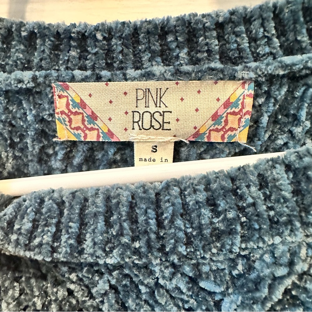 Sweater (Small) - Picture 2 of 2